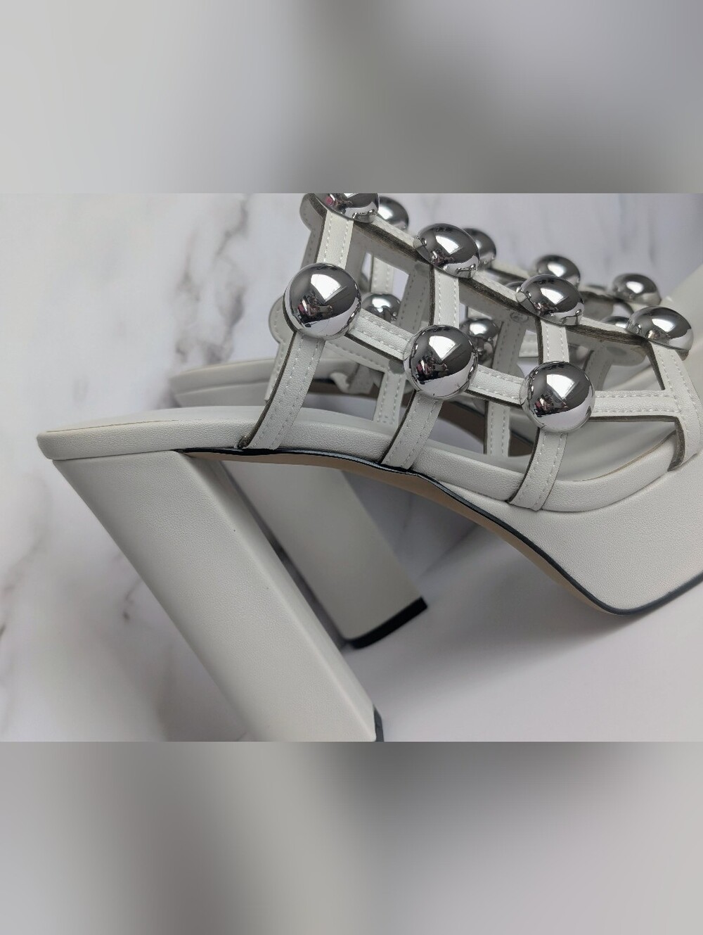 Karl Lagerfeld Paris Addica Studded Platform Sandals Soft White Sz 8 NIB